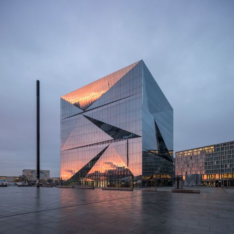 3XN unveils cube-shaped office block in central Berlin 3xn Architects, Cubes Architecture, World Architecture Festival, Danish Architecture, Smart Building, Smart Office, New Architecture, Outdoor Balcony, Building Systems