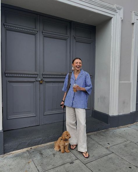 Chloe Hayward on Instagram: "Summer linen and boxy shirt ✔️" Summer Looks For The Office, Linen Shirt Work Outfit, Summer Shirt Outfits Women, Boxy Shirt Women, Work Fits Summer, Linen Women Outfits, Work Retreat Outfit, Summer 2024 Dresses, Blue Linen Shirt Outfit Women