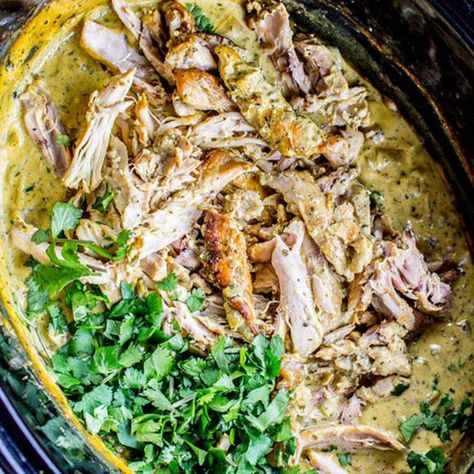 Slow Cooker Basil Chicken, Slow Cooker Coconut Curry Chicken, Crockpot Recipes Ground Beef, Whole30 Crockpot Recipes, Slow Cooker Coconut Curry, Whole 30 Crockpot Recipes, Gym Kitchen, Paleo Slow Cooker, Coconut Curry Sauce