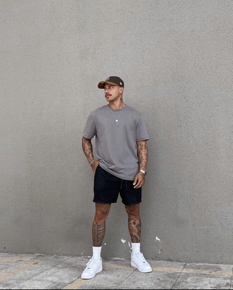 Men Summer Look, Live Your Truth Tattoo, Casual Outfits For Short Guys, Men Fashion 2024 Casual, Casual Men Outfits Streetwear, Casual Summer Outfits Men Street Style, Summer Urban Outfits Men, Men Summer Outfit Streetwear, Mens Fashion Streetwear Summer Casual