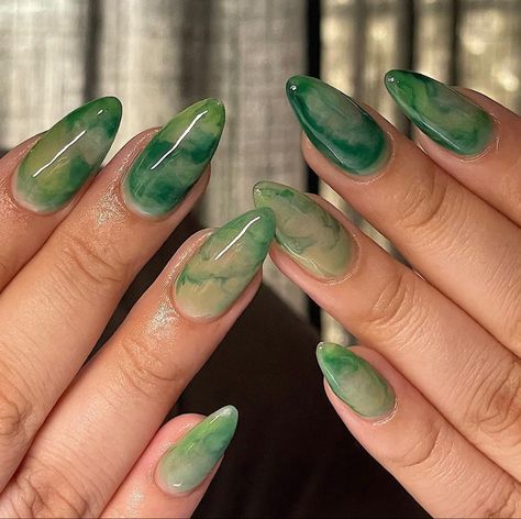 Nail Art Vert, Ephemeral Tattoo, Jade Nails, Green Nail Art, November Nails, Art 2024, Green Nail Designs, Green Nail Polish, Green Nail