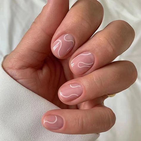 Faux ongles courts, carrés et ronds, design de ligne blanche français, couverture complète, poignées Squoval Acrylic Nails, Minimal Nails Art, Natural Nail Designs, Short Gel Nails, Simple Gel Nails, Minimal Nails, Nail Type, Short Nail, Short Nail Designs