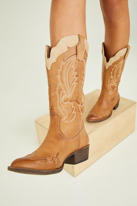 Dressy Cowgirl Boots, Tan Western Boots, Cowgirl Boots Brown, Summer Era, Megan Moroney, Brown Cowgirl Boots, Cute Cowgirl Boots, Cowgirl Summer, Open Range