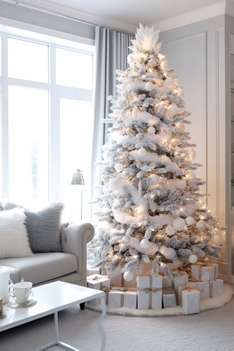 Glam Christmas Trees, Snow Flocked Christmas Tree Decor, Snowy Christmas Tree Ideas, White Fur Christmas Tree, White Flocked Christmas Tree Ideas, White Snow Christmas Tree, Flocked Christmas Tree Decor, Snow Flocked Christmas Tree, White Flocked Christmas Tree