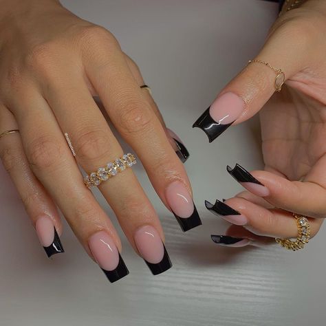 Black Frenchies, Black French Tips, La Nails, French Tip Nail Designs, French Acrylic Nails, Instagram Nails, Nail Pro, French Tip Nails, Nail Designs Summer