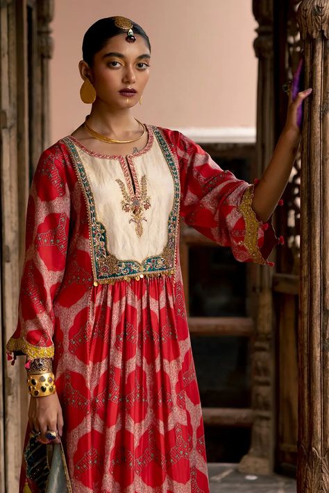 Buy Rajiramniq Red Silk Moroccan Print Kurta Set Online | Aza Fashions Umbrella Sleeves, Satin Dupatta, Eid Clothes, Moroccan Print, Straight Suit, Red Kurta, Designer Kurti Patterns, Gota Work, Cotton Kurti Designs