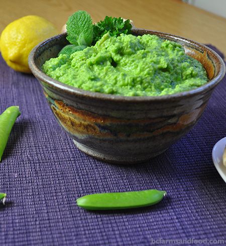 Chive Pesto, Pea Dip, Vegan Dip, Freeze Greens, Meatless Dinner, Spinach And Feta, Green Peas, Frozen Peas, Veggie Burger