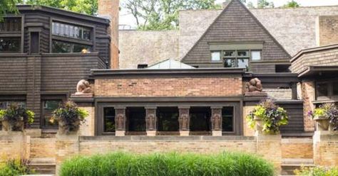 What Is Actually Considered Modern Architecture? Oak Park Illinois Houses, Day Trips From Chicago, Royal Oak Michigan, Oak Park Illinois, Porch Inspiration, Frank Lloyd Wright Design, Frank Lloyd Wright Homes, Unusual Buildings, American Architecture