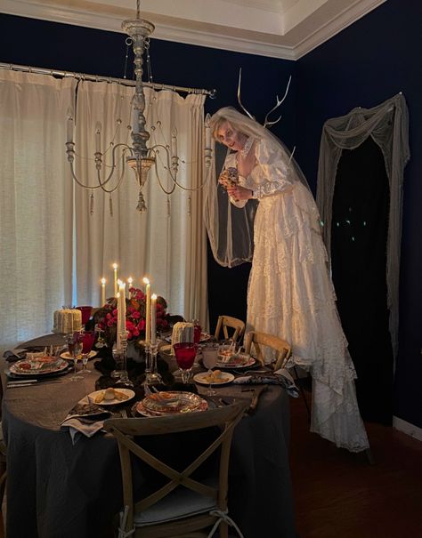 Elegant Halloween Dinner Party, Ghost Dinner, Spooky Halloween Dinner, Elegant Halloween Party, Halloween Dinner Party, Spooky Dinner, Ghost Bride, Party Life, Halloween Party Dinner