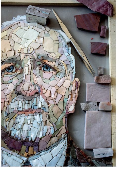 Geometric Shapes Drawing, Ceramic Sculpture Figurative, Mosaic Portrait, Mosaic Art Projects, Mosaic Tile Art, Mosaic Pictures, Mosaic Artwork, Mosaic Decor, Mosaic Designs