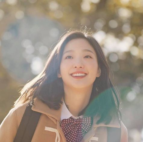 Kim Go Eun Goblin, Kim Go Eun Style, Goblin The Lonely And Great God, Goblin Korean Drama, Goblin Kdrama, Kim Go Eun, Best Photo Poses, Gong Yoo, Trik Fotografi