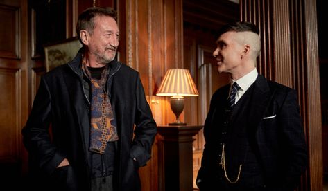 Peaky Blinders' Steven Knight and Cillian Murphy Peaky Blinders 4, Peaky Blinders Season, Peaky Blinders Series, Ska Music, Steven Knight, Red Right Hand, Bbc Drama, Film World, Star Wars Film