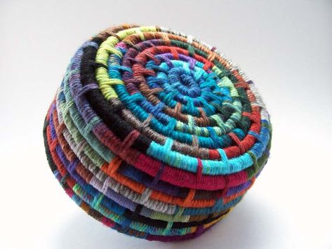 Yarn Coil Baskets - SVHS ART & CAREER TECH Coil Bowl, Diy Old Jeans, Coiled Fabric Basket, Basket Weaver, Coiled Rope, Basket Uses, Coiled Baskets, Rope Wrapped, Spiral Shape