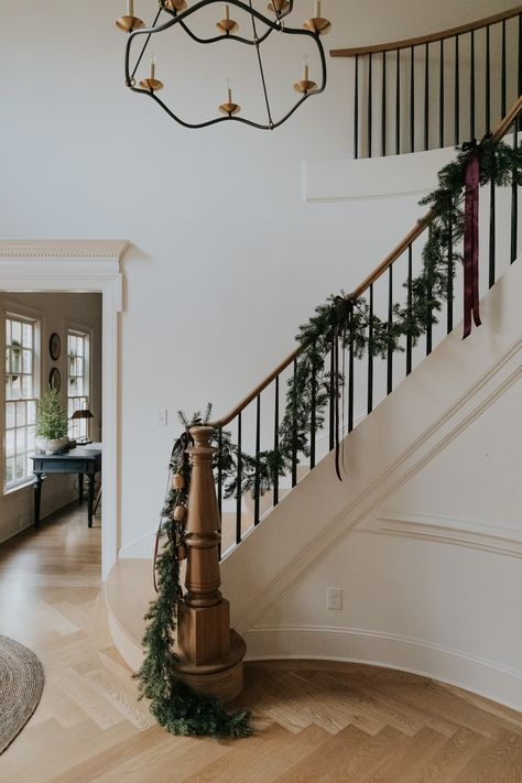 Newel Post Christmas Decorations, Staircase Christmas Garland, Staircase Christmas, Tiffany Leigh Design, Chandelier Tree, Dining Room Corner, Gourmet Christmas, Potted Christmas Trees, Christmas Staircase