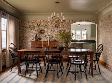 12 Floral-Accented Rooms with a Handmade, Folkloric Feel - The Study Victorian Dining Room Decor, Dining Room Wallpaper Ideas, Room Wallpaper Ideas, Dining Room Decor Traditional, Magnolia House, Wall Chandelier, Hall Ideas, Stylish Wall Decor, Dining Room Wallpaper