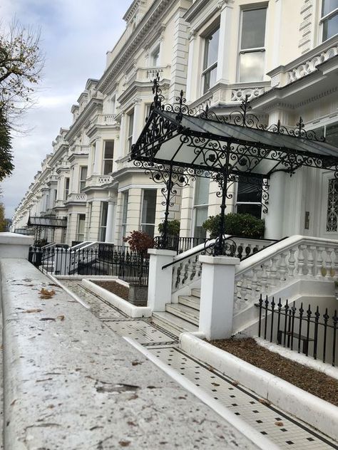 Kensington House, Apartment Exterior, London Dreams, London Kensington, London Living, London Townhouse, London Aesthetic, Interior Minimalista, Kensington London