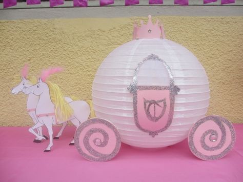 Princess Party Centerpieces, 4de Verjaardag, Cinderella Birthday Party, Disney Princess Birthday Party, Princess Theme Birthday, Princess Theme Birthday Party, Cinderella Carriage, Princess Tea Party, Princess Theme Party