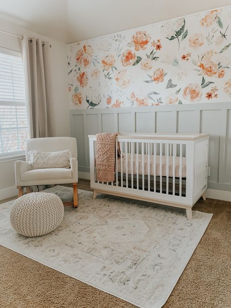 Baby Girl Nursery Flowers, Flower Nursery Girl, Nursery Rug Ideas, Nursery Themes Girl, Sims Nursery, Nursery Room Decor Ideas, Lily Nursery, Small Nursery Ideas, Floral Nursery Theme