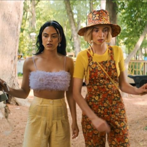 Do revenge drea and Elinor icon Eleanor Levetan, Netflix Outfits, Revenge Movie, Iconic Clothes, Do Revenge, Camilla Mendes, Cami Mendes, Modern Costumes, Camila Mendes