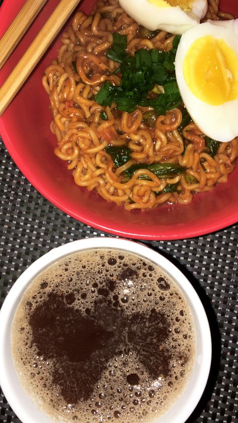 Ramen Snapchat, Ramen Aesthetics, Ramen Egg, Egg Photo, Ramen Noodle Recipes, Instant Ramen, Night Food, Yummy Comfort Food, Food Snapchat