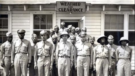 The first Black meteorologists in the U.S. | weareiowa.com Office Of Strategic Services, Navy Birthday, American Military History, Tuskegee Airmen, Pilot Training, American Veterans, Air Forces, Military Photos, Weather Station