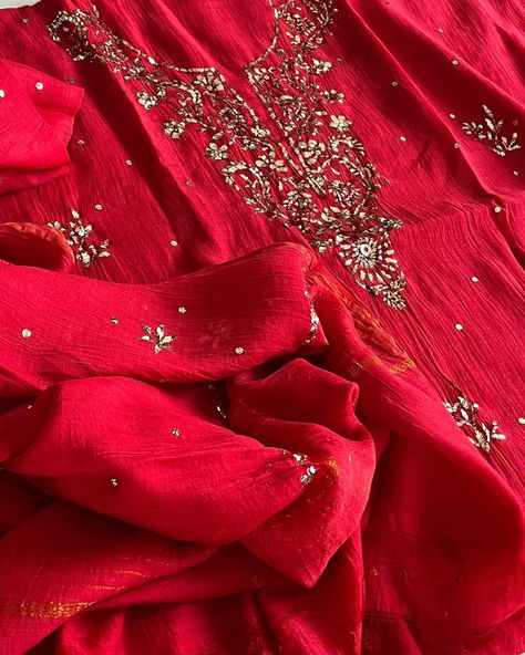 Festive edit ❣️ *Get Festive Ready - Kamdani work Kurtas dupatta* Presenting Very beautiful #Chanderi Mul soft and comfortable #kamdaniwork handwork Kurta and Dupatta Work on front, sleeves and dupatta!! Free shipping within India Kamdani Work, Kurta And Dupatta, Chanderi Suits, Work On, India, Festival, Free Shipping