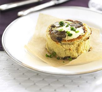 Make-ahead mushroom soufflés #Tastebudladies #Starters Dinner Party Starters, Starter Recipes, Souffle Recipes, Rhubarb Crumble, Beef Fillet, Lime Cheesecake, Christmas Food Dinner, Bbc Good Food Recipes, Keto Meals