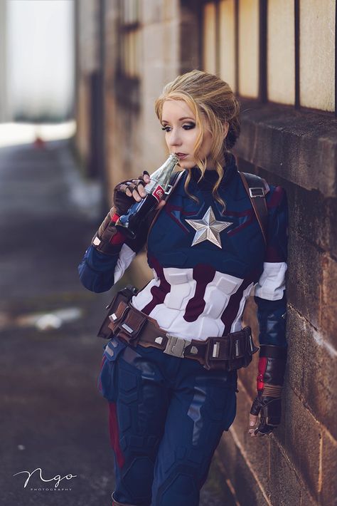 Captian America Costume, Girl Captain, Captain Marvel Costume, Captain America Cosplay, Captain America Costume, Marvel Costumes, Superhero Cosplay, Marvel Cosplay, Amazing Cosplay