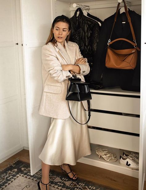 Summer weekend outfits: Jessica in a cream blazer, silk slip skirt and strappy sandals Summer Weekend Outfit, Silk Slip Skirt, Satin Skirt Outfit, Sheer Black Tights, Cream Blazer, Rock Outfit, Outfit Formulas, Neue Outfits, Slip Skirt