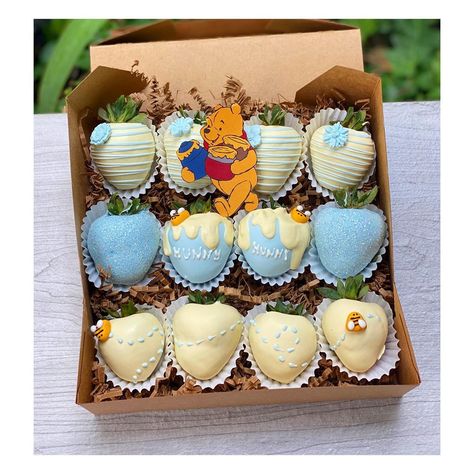 𝕤𝕜𝕪𝕖’𝕤 𝕔𝕣𝕖𝕒𝕥𝕚𝕠𝕟𝕤 ♡ on Instagram: “Winnie the Pooh 🐝🍯 just a reminder I’m having a flash sale this Saturday for berry cups, dm me to claim yours before I’m sold out 🥰 . . . .…” Winnie The Pooh Chocolate Covered Strawberries, Winnie The Pooh Strawberries, Winnie The Pooh Chocolate Strawberries, Baby Shower Strawberries, Pooh Bear Chocolate Covered Strawberries, Winnie The Pooh Dipped Oreos, Winnie The Pooh Breakable Heart, Winnie The Pooh Treats, Winnie The Pooh Cake Popsicles