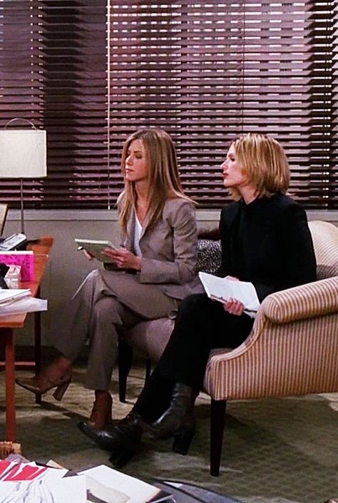 Jennifer Aniston | Rachel Green Rachel Office Outfit, Jennifer Aniston Work Outfits, Rachel Green Suit Outfit, Rachel Green Suit, Best Rachel Green Outfits, Rachel Green Corporate Outfits, Rachel Green Boots, Rachel Green Business Outfits, Rachel Green Office Outfits