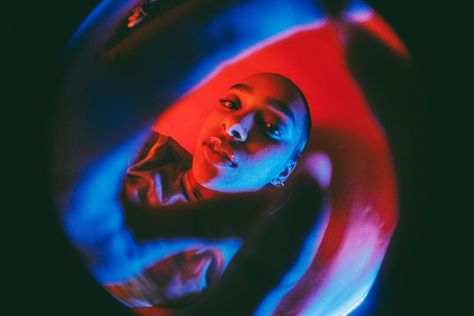 Fisheye Film Photography, Fisheye Studio Photography, Fish Eye Lens Aesthetic 90s, Fish Eye Music Video, Fish Eye Lense Photoshoot, Fish Eye Lens Photoshoot, Fish Eye Photoshoot, Fisheye Photoshoot, Fish Eye Lens Aesthetic