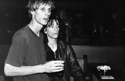 Tom Verlaine and Patti Smith at Max's Kansas City/NYC Tom Verlaine, Patty Smith, Bebe Buell, Music Den, Johnny Thunders, Rock History, Ducks Unlimited, Do Re Mi, The Stooges