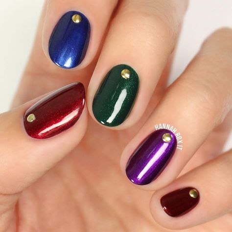 3,222 Likes, 24 Comments - H A N N A H R O X N A I L S (@hannahroxit) on Instagram: “Jewel toned nails! ✨LINK IN BIO✨to watch 3 easy minimalistic fall/winter manicure ideas!” Jewel Tone Nails, Nails Types, Jewel Nails, Nails For Wedding, Nail Extensions Designs, Pride Nails, Natural Nail Art, Nails Flower, Winter Manicure