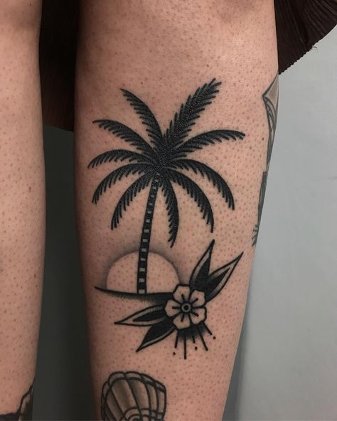 Tattoos Healing, Surfing Tattoo, Hai Tattoo, Women's Tattoos, Pinterest Tattoos, Borboleta Tattoo, Tattoos Pinterest, Seashell Tattoos, Forearm Band Tattoos