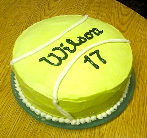 Tennis Cake wilson birthday - For all your cake decorating supplies, please visit craftcompany.co.uk Tennis Party Food Ideas, Tennis Cakes Ideas, Tennis Birthday Party Ideas, Tenis Cake Birthdays, Tennis Cake Ideas Birthdays, Tennis Theme Cake, Tennis Racquet Cake, Tennis Party Ideas, Tennis Birthday Cake