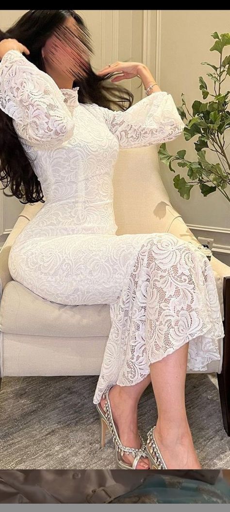 Manifestations Board, Simple Engagement Dress, White Engagement Dresses, Bride Dress Simple, Best Wedding Guest Dresses, Chic Dress Classy, Soiree Dress, Gowns Dresses Elegant, Dinner Dress Classy