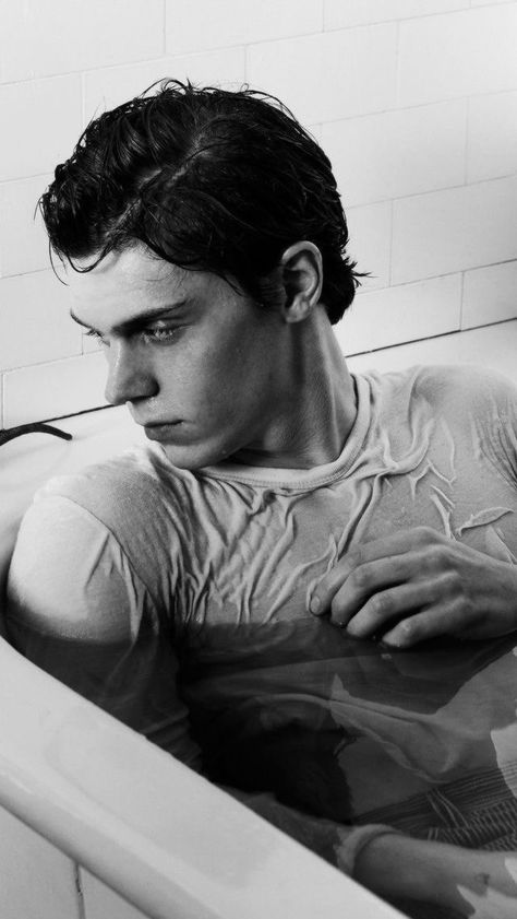 Evan Peters American Horror Story, Tate And Violet, Evan Peters, American Horror, Horror Stories, American Horror Story, Celebrity Crush, Internet, Actors