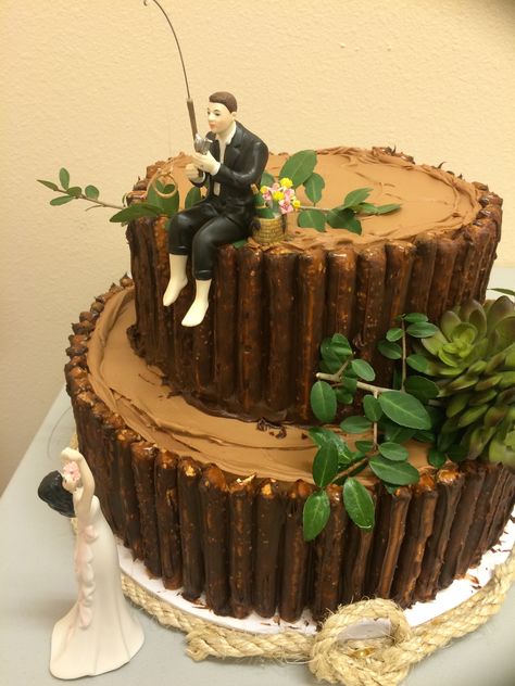 "Fishing" groom's cake Fishing Grooms Cake, Grooms Cake Country, Fly Fishing Wedding, Fishing Wedding Cakes, Grooms Cake Ideas, Gone Fishing Cake, Fishing Wedding Cake Toppers, Grooms Cake Tables, Fishing Themed Wedding