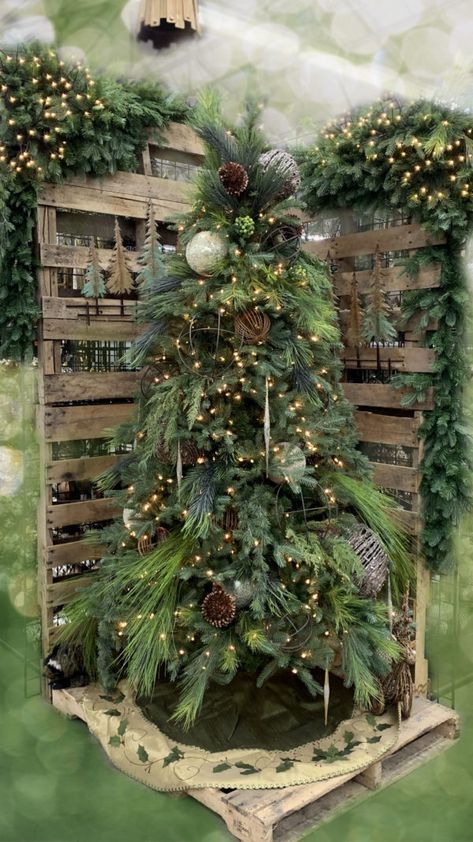 Outdoor Christmas Tree Ideas Decorating, How Tall Should A Christmas Tree Be, Woodland Outdoor Christmas Decorations, Herb Christmas Tree, Farmhouse Style Christmas Tree Ornaments, Greenery In Christmas Tree, Green And Wood Christmas Tree, Christmas Tree With Eucalyptus Garland, Christmas Tree 2022 Trends Decoration