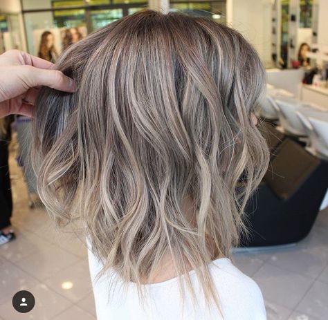 Short Mushroom Blonde Hair, Hair Color Transition To Gray, Mushroom Blonde Bob, Mushroom Hair Balayage, Ashy Blonde Hair Short, Dark Ash Blonde Hair With Highlights, Short Ashy Brown Hair, Ashy Brown Hair Balayage Ash Blonde, Mushroom Highlights