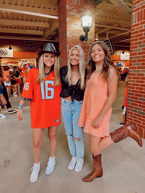 Oklahoma State University Game Day Outfit, Osu Cowboys Game Day Outfit, Oklahoma State University Aesthetic, Oklahoma State Game Day Outfit, Gameday Fits, College Gameday Outfits, Osu Cowboys, Cowboy Games, Clemson Football