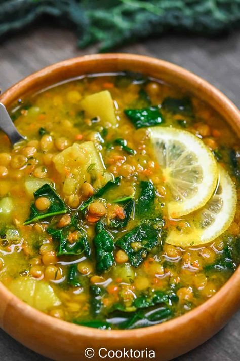 Lentil and Kale Soup Kale Spinach Soup, Lacinato Kale Recipe, Kale Lentil Soup, Lentil And Kale Soup, Lentils And Kale, Lentil Soup Recipe Healthy, Lentil Kale Soup, Green Lentil Soup, Lentil Vegetable Soup