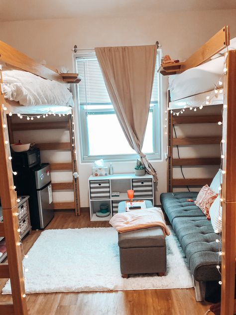 2 Person College Dorm Room Ideas, College Dorm Exterior, Small Dorm Layout, Loft Bed College Dorm, Dorm Room Couch Ideas, Under Bed Dorm Ideas, Dorm Room Designs Lofted Beds, College Dorm Room Ideas Lofted Beds Aesthetic, Dorms With Lofted Beds