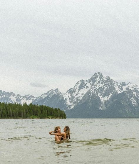 Mountain Honeymoon Aesthetic, Granola Relationship Aesthetic, Adventure Astethic, Hiking With Boyfriend, Granola Wedding, Nature Proposal, Climbing Couple, Couple Adventure, Outdoorsy Couple