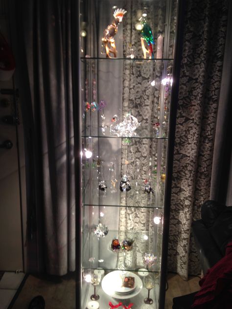 My crystal cabinet Crystal Display Bookcase, Crystal Glass Display Cabinet, Swarovski Display Ideas, Swarovski Crystals Display Cabinet, Curio Cabinet Crystal, Jewelry Showcase Glass, Swarovski Figurines, Crystal Cabinet, Reiki Room