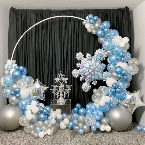 Balloon Garland Stand, Frozen Birthday Decorations, Frozen Balloons, Elsa Birthday Party, Winter Wonderland Birthday Party, Frozen Decorations, Frozen Party Decorations, Christmas Balloon Decorations, Deco Ballon