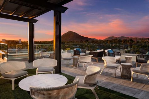 Best Rooftop Bars in Phoenix: Where to Drink With a View This Summer - Thrillist Scottsdale Old Town, Scottsdale Restaurants, Patio Bars, Restaurants Outdoor Seating, Arizona Restaurants, Old Town Scottsdale, Best Rooftop Bars, Rooftop Lounge, Rooftop Bars