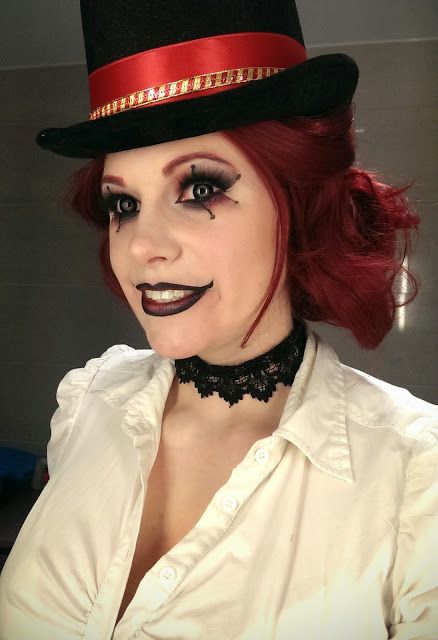 Ringmaster Makeup, Cirque Makeup, Bohemian Circus, Halloween Costumes With Baby, Family Halloween Costumes With Baby, Costumes With Baby, Haunt Makeup, Halloween Maquillage, 50 Rocks