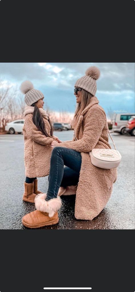 Mommy And Me Winter Outfits, Mother Daughter Photography Poses, Matching Mommy Daughter Outfits, Mom Daughter Outfits, Mommy Daughter Outfits, Daughter Outfits, Mother Daughter Fashion, Perfect Winter Outfit, Girls Attire